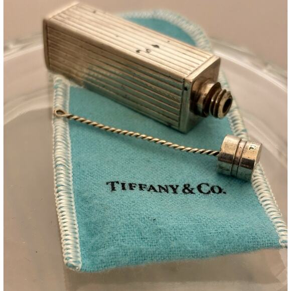 VINTAGE TIFFANY & CO. STERLING TRAVEL MINI PERFUME BOTTLE w/POUCH - Picture 4 of 8